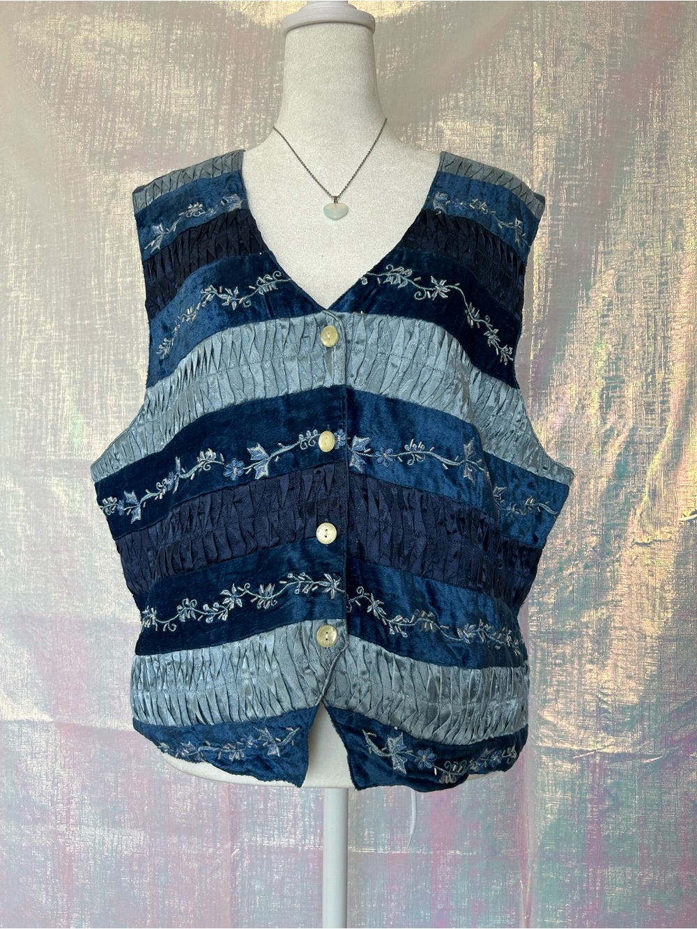 Vintage Erika & Co. Striped Embroidered Button-Front Blue Vest. Size L.